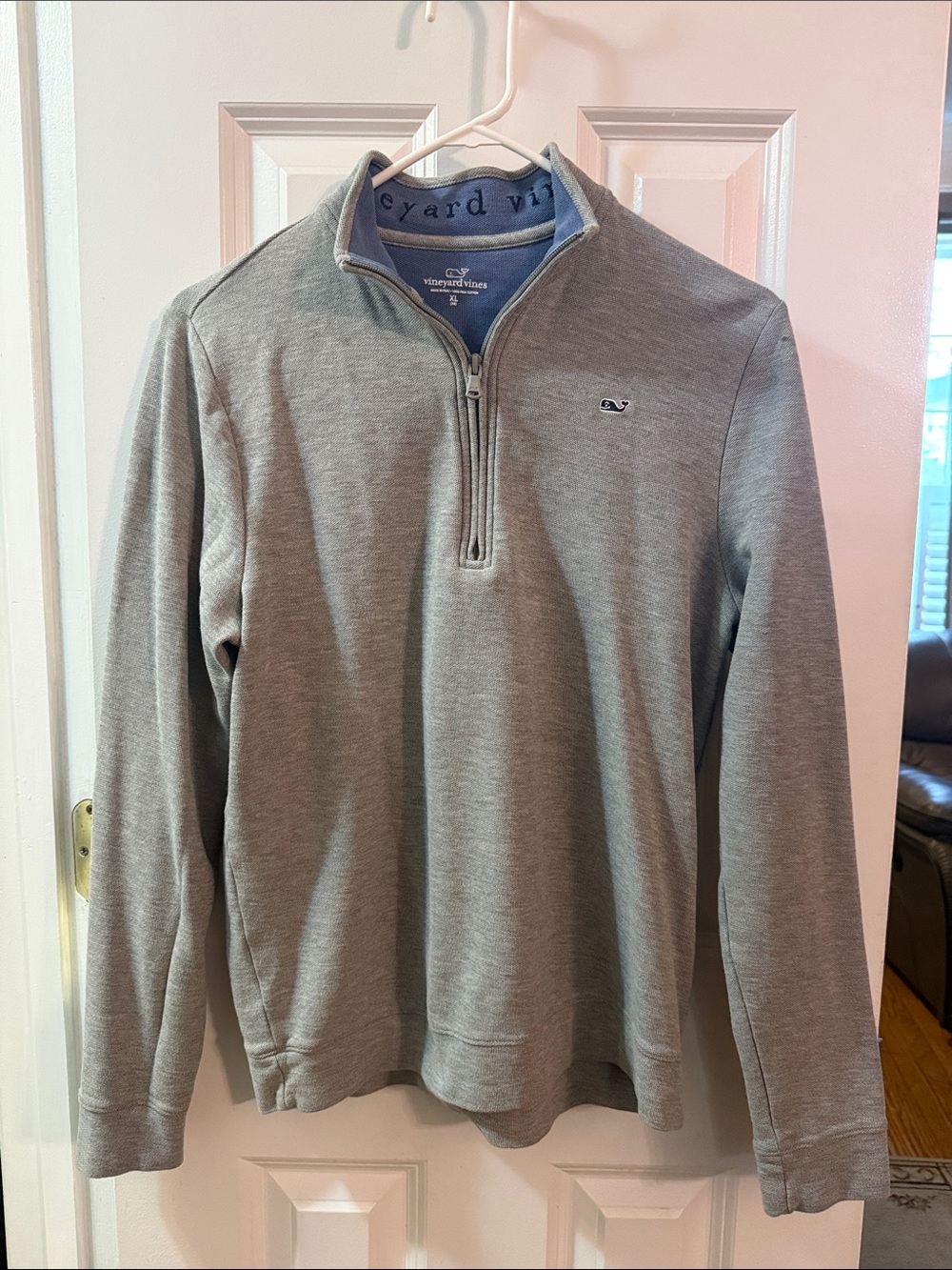 Vineyard Vines Men’s Light Gray Quarter-Zip Pullover